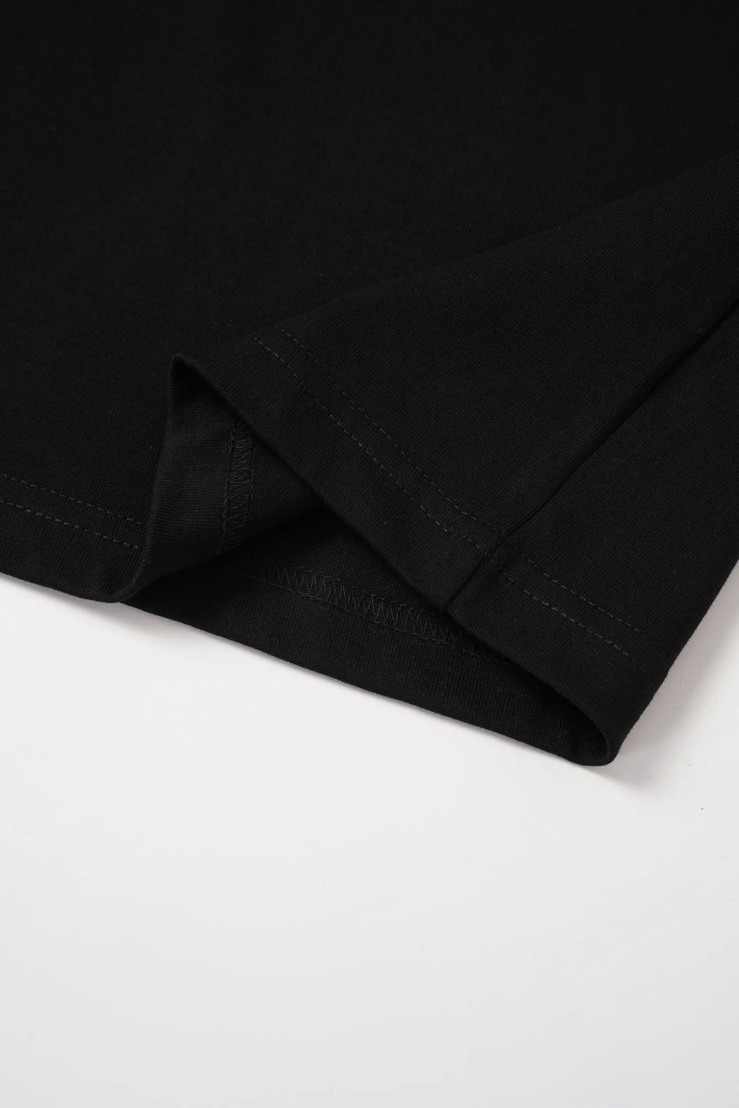 YSL Classiclogo T Classic 280 ! ， ，os ， ， Same Style。 ：White Black Size：XS-L